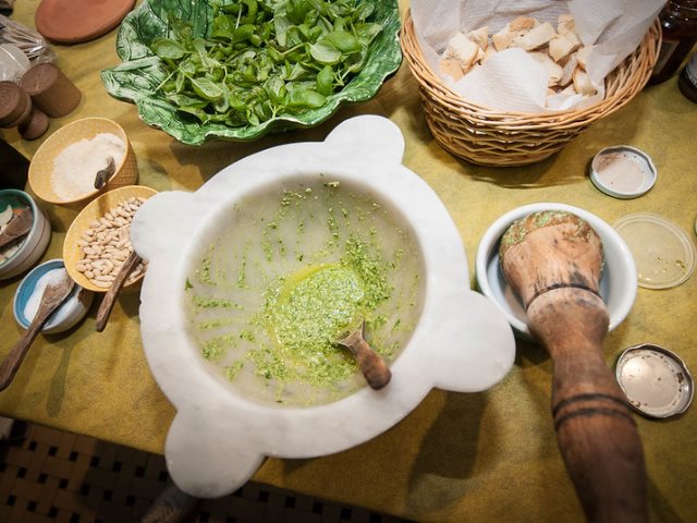 Lezione di Pesto a Manarola Lezione di Pesto a Manarola